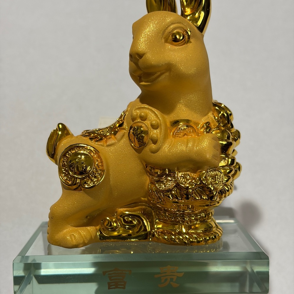 Golden Resin Zodiac Rabbit Feng Shui Hone Office table Top Figurine